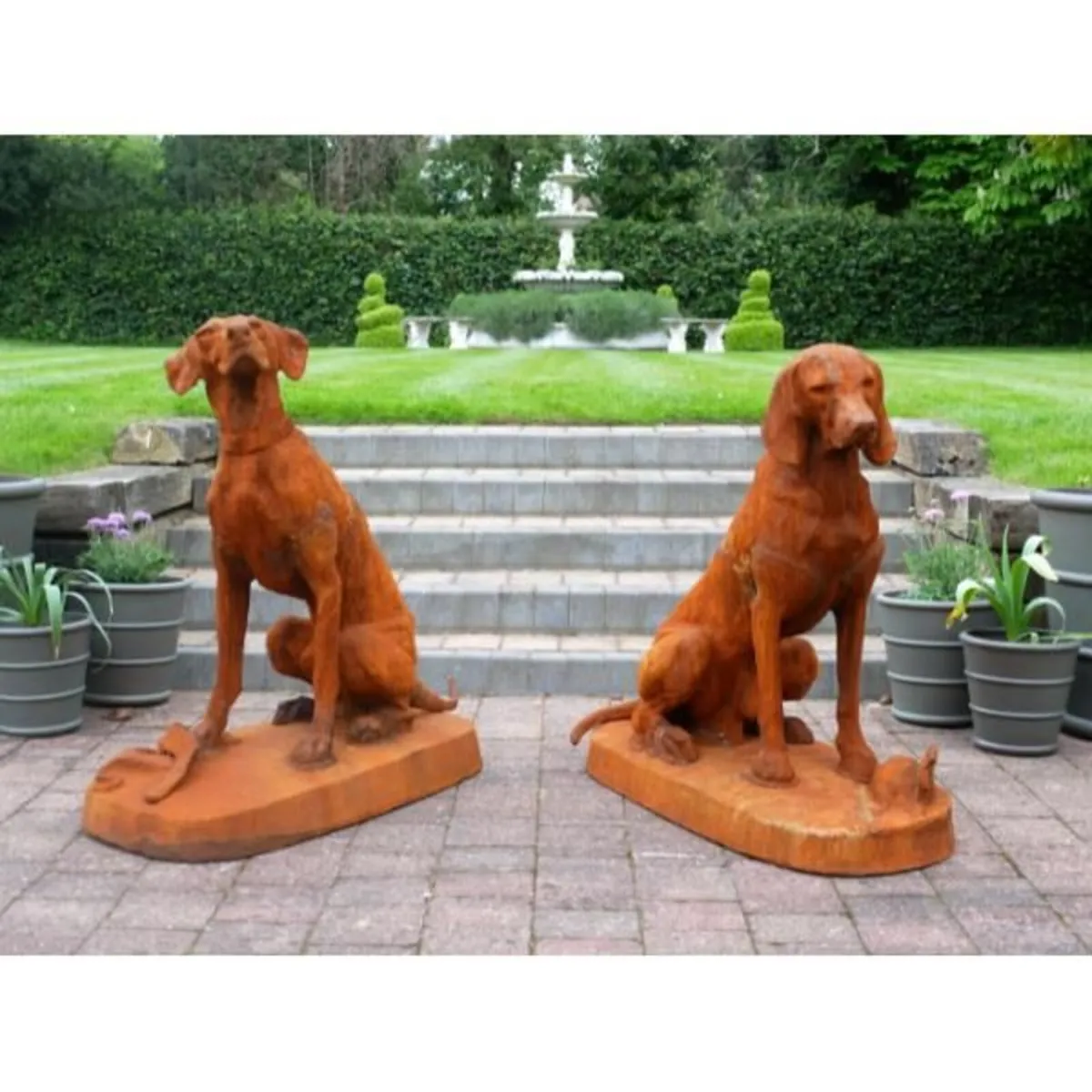 Rusty Pair of Gun Dogs D8839 - Image 1
