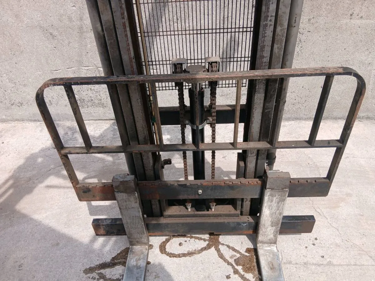 Forklift  Mast - Image 2