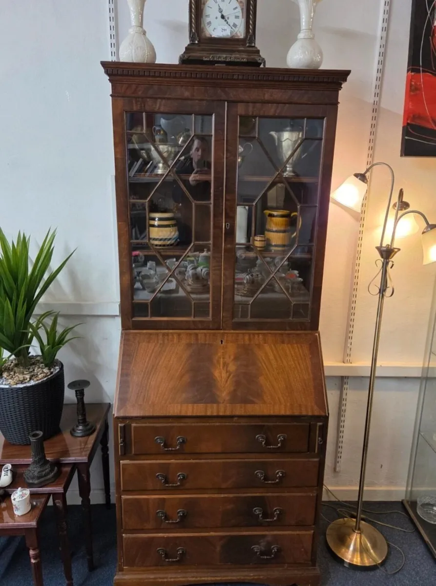 Writing desk and cabnet - Image 1
