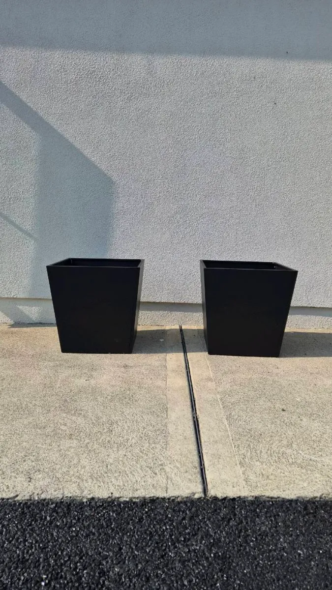 Garden Plant Pots - Image 1