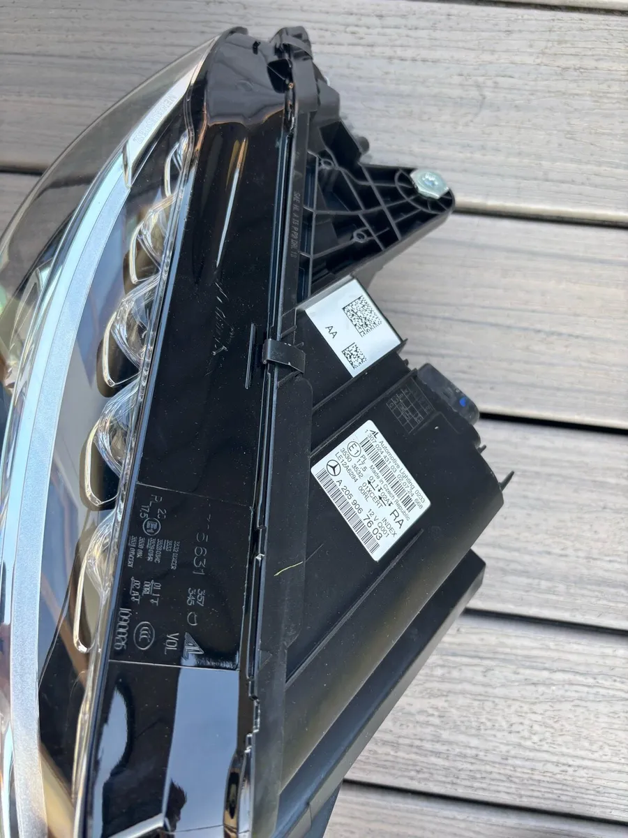 Mercedes head light full unit (rhs) - Image 2