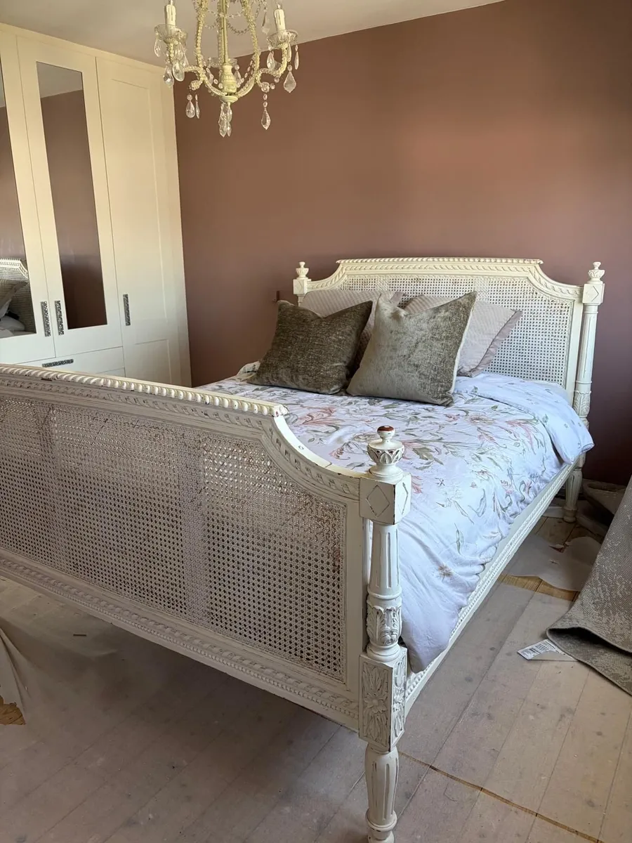 Shabby Chic Bed 5 ft - Image 1
