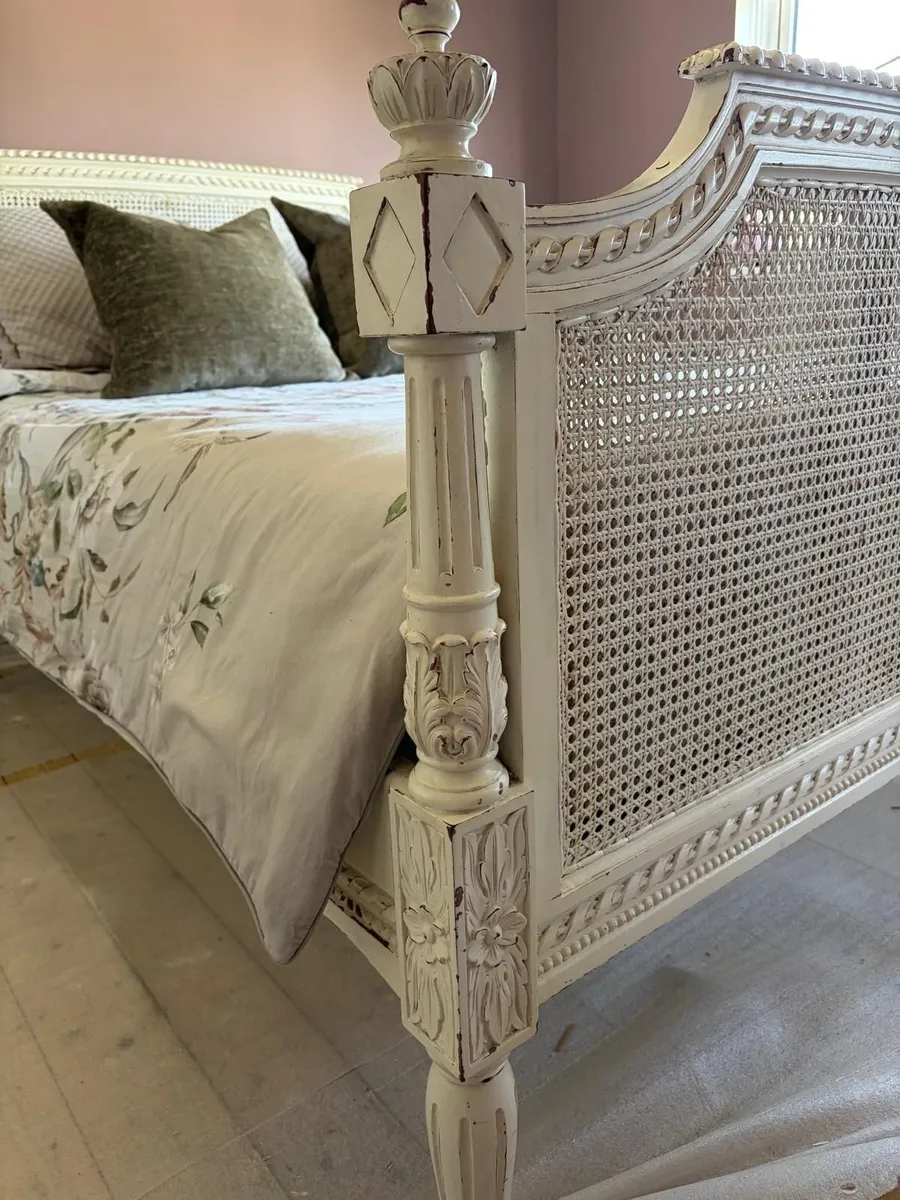 Shabby Chic Bed 5 ft - Image 4