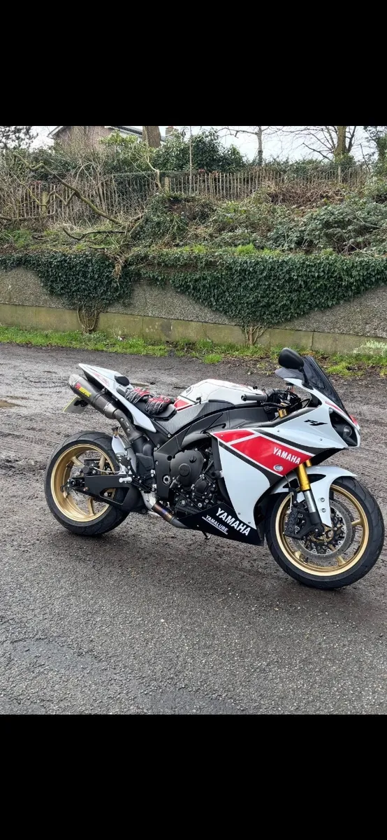 YAMAHA YZF R1 2012 big bang - Image 4