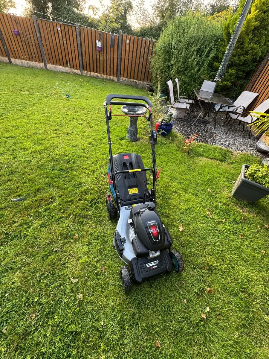 Erbauer lawnmower with Honda engine - Image 1