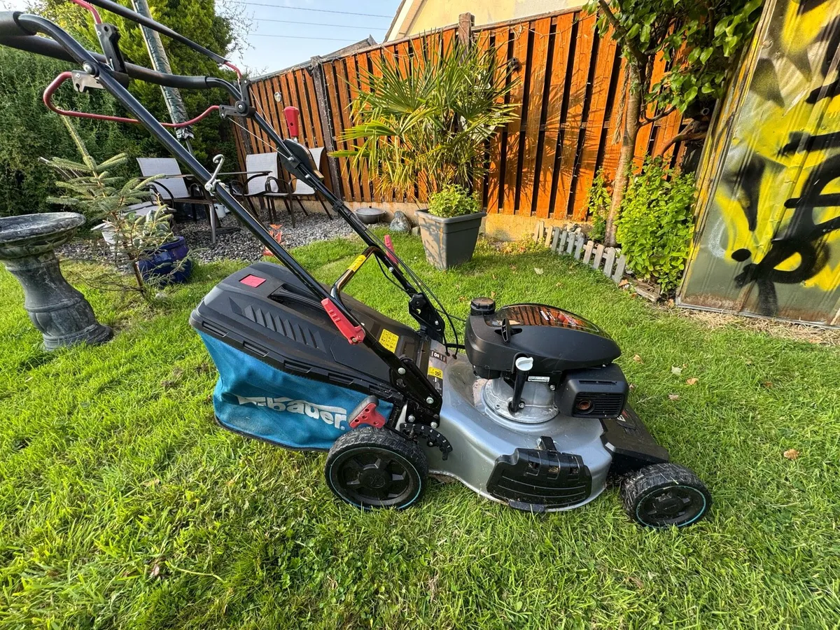 Erbauer lawnmower with Honda engine - Image 3