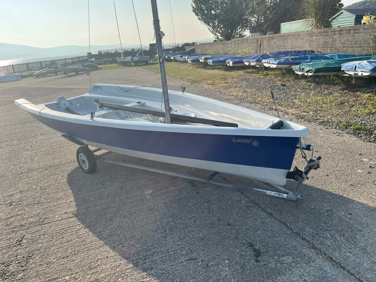Laser 2000 sailing dinghy boat - Image 2