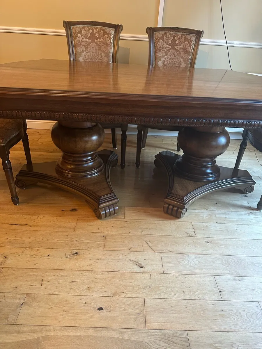 Solid oak living room table and chairs - Image 2