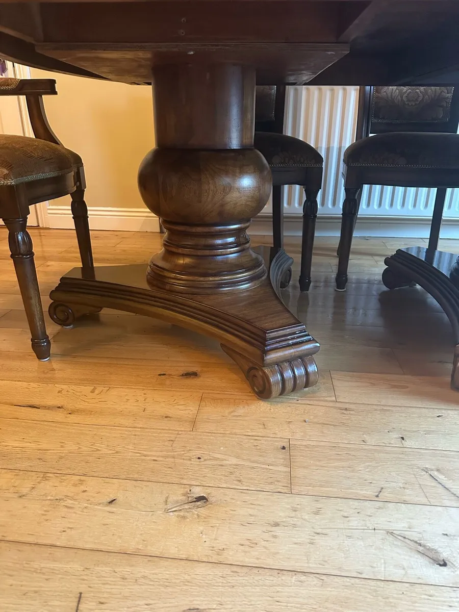 Solid oak living room table and chairs - Image 3