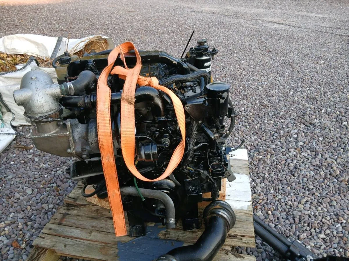 Mercruiser 120hp 1.7l & Alpha gen 2 outdrive - Image 4
