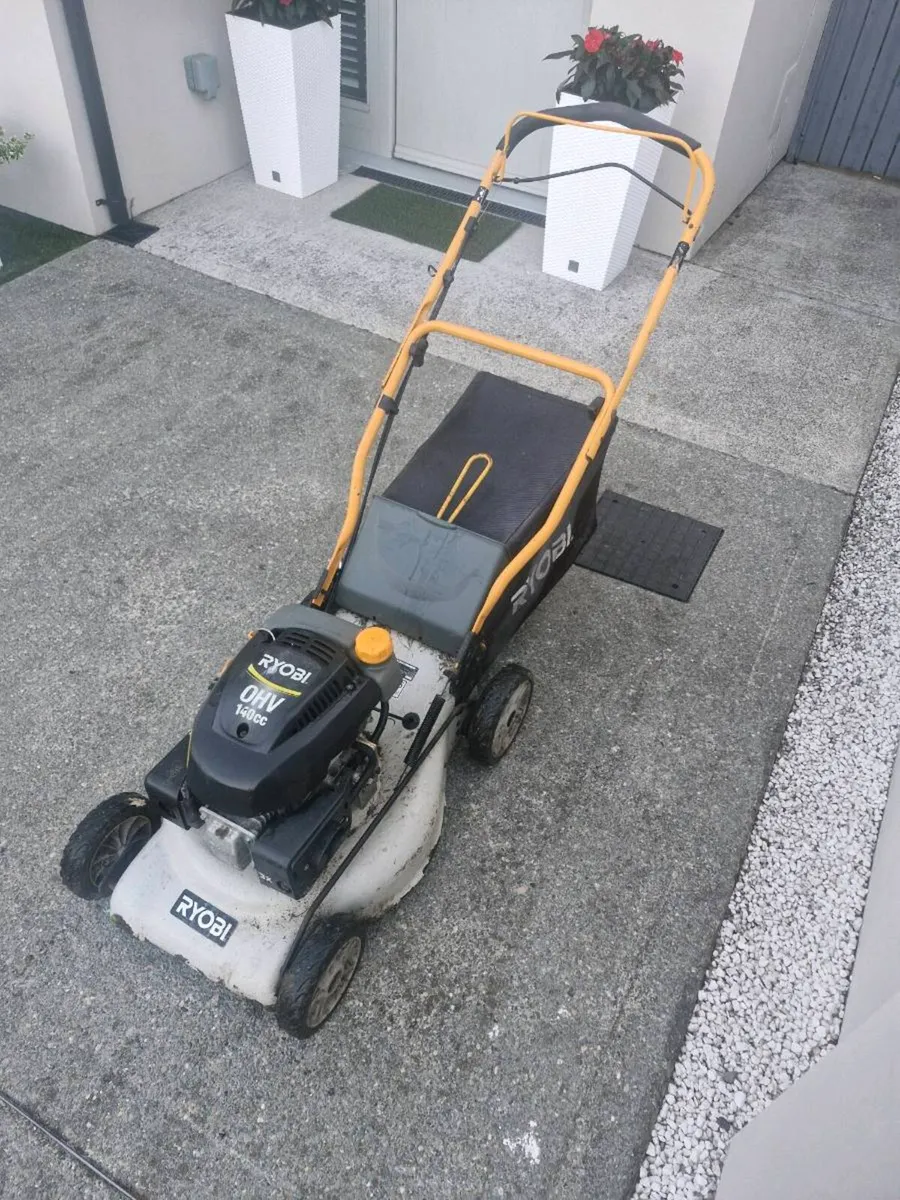 Lawnmower for sale - Image 1