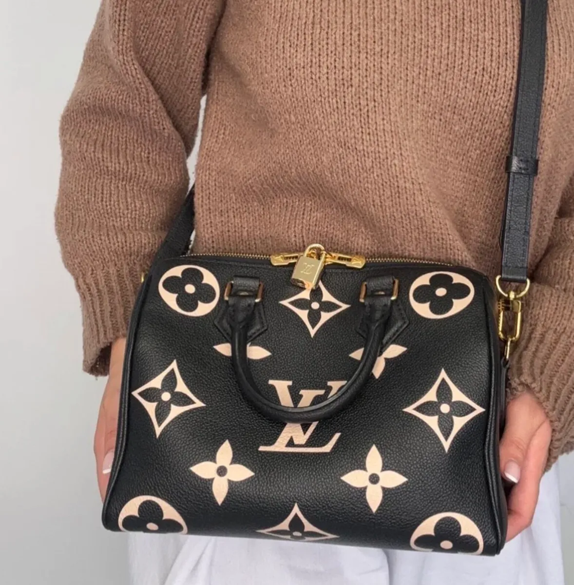 Authentic Louis Vuitton Speedy 25 - Image 2