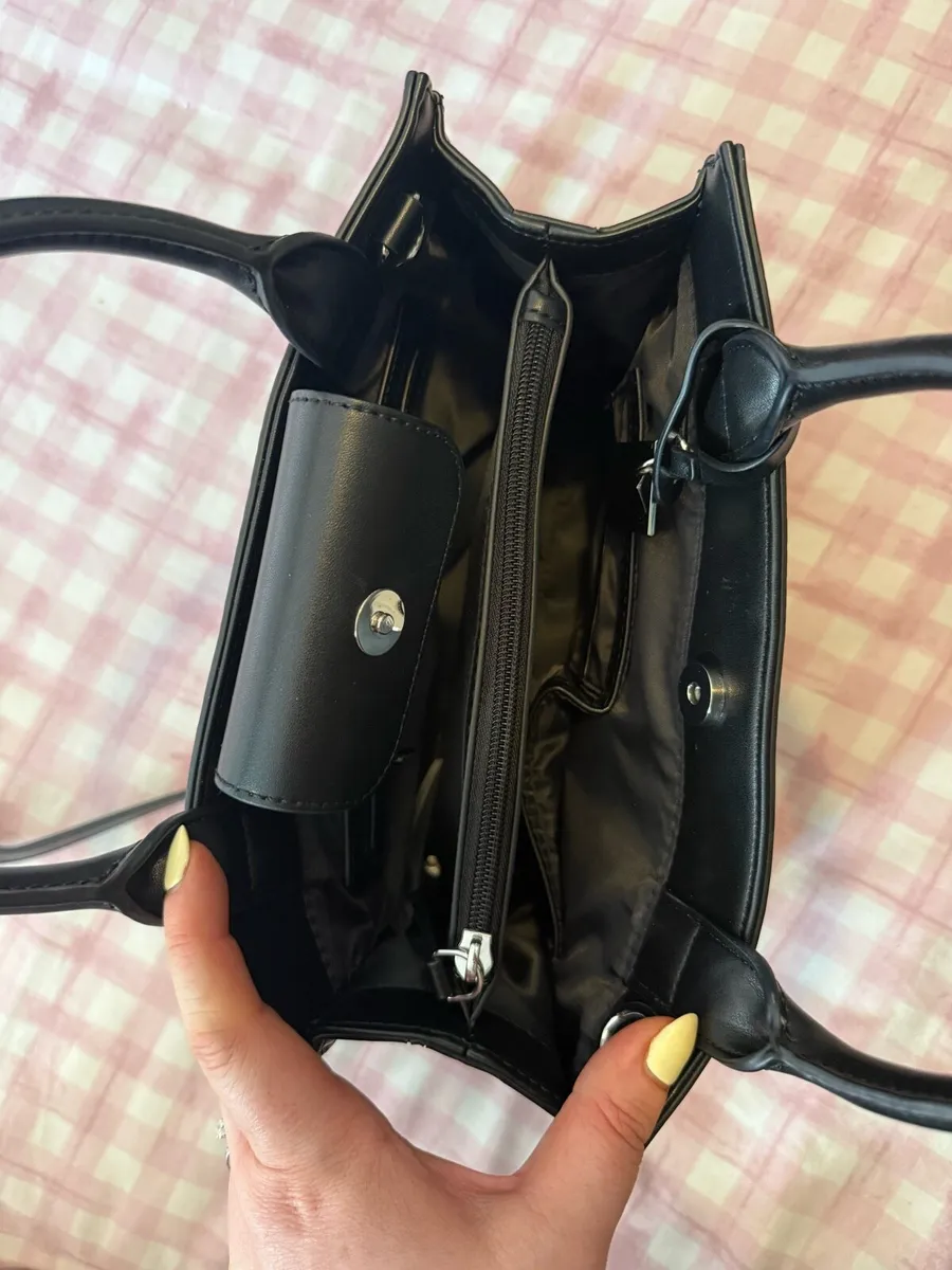 Guess Handbag - Image 3