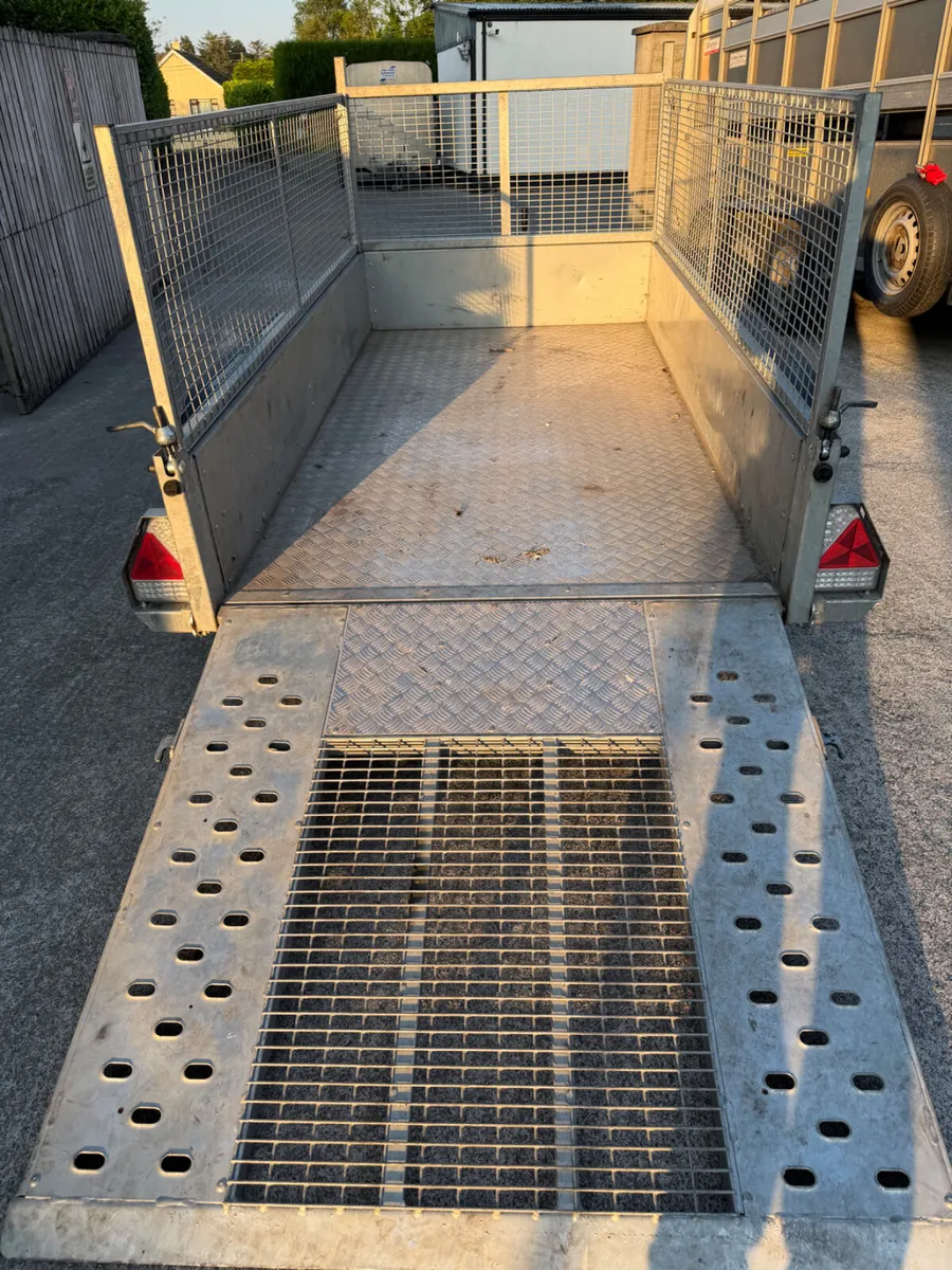 Nugent GP  trailer - Image 1