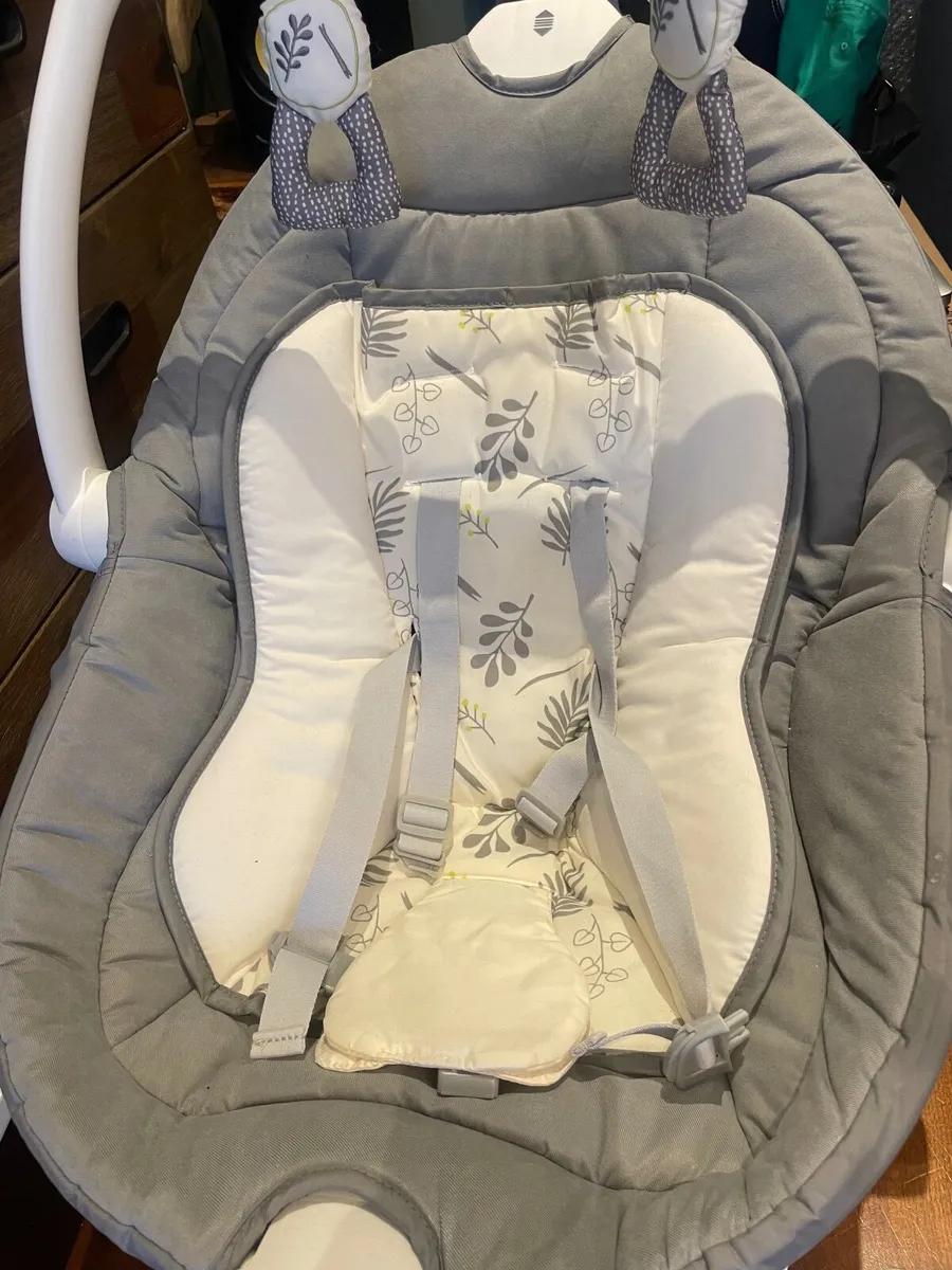 Baby swing/rocker - Image 3