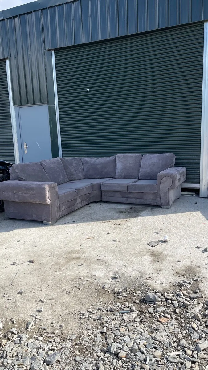 Verona corner sofa - Image 1
