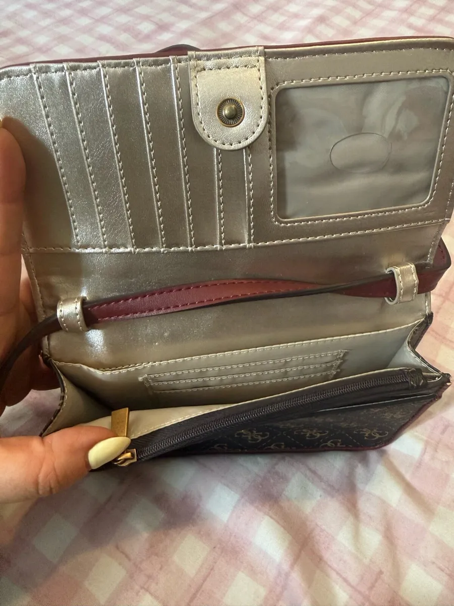 Guess crossbody bag/purse - Image 2