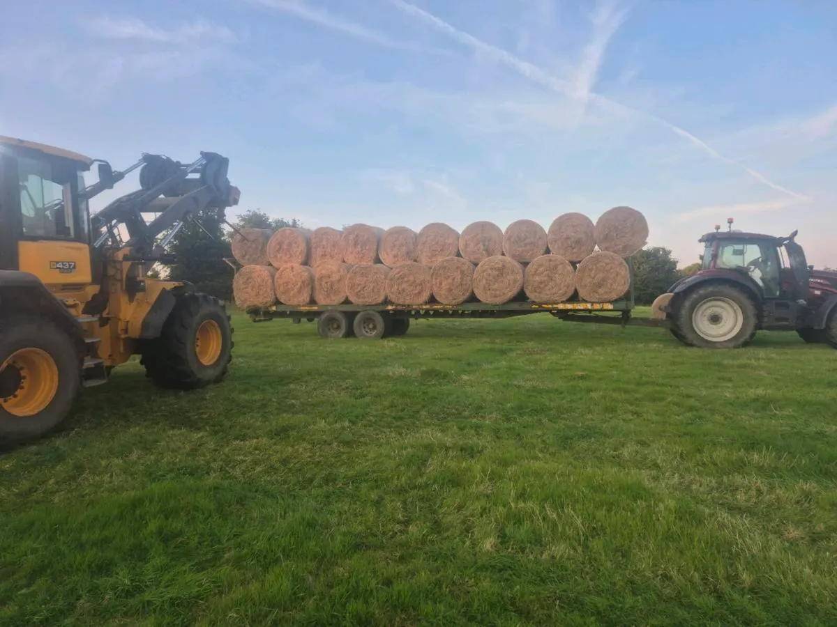 Bale trailer - Image 1