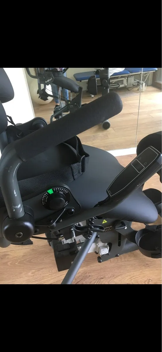 Physiotherapy Evolv standing frame - Image 3