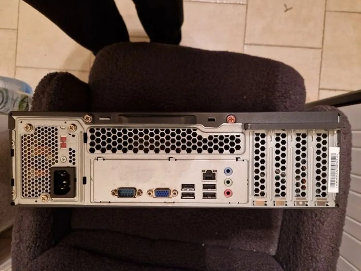 Lenovo ThinkCentre Desktop PC, Windows 7 Starter - Image 3