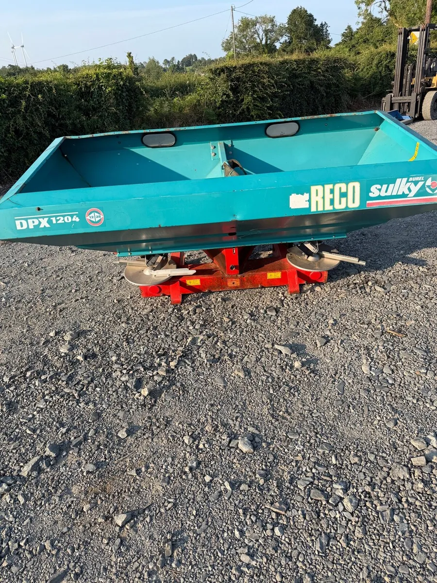 Fertiliser spreader - Image 2