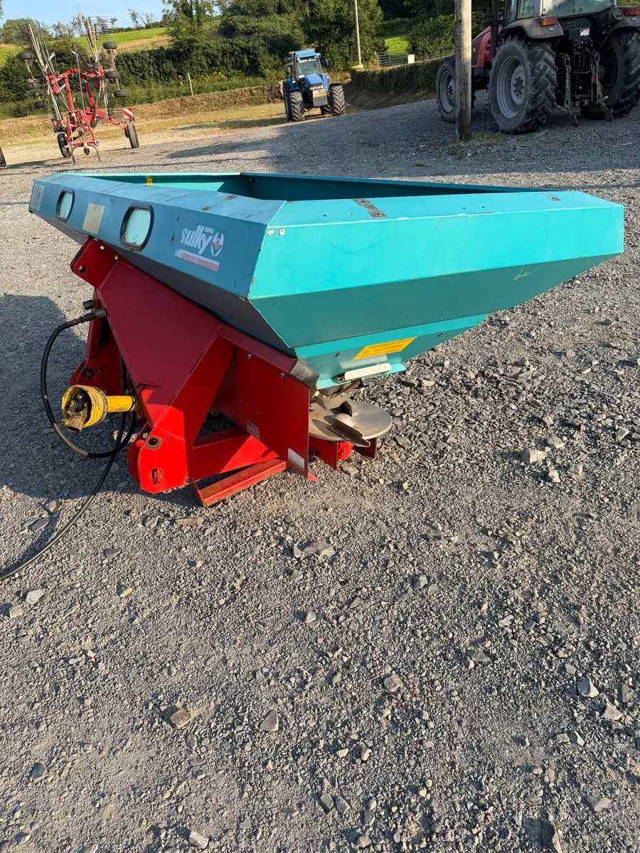 Fertiliser spreader - Image 3