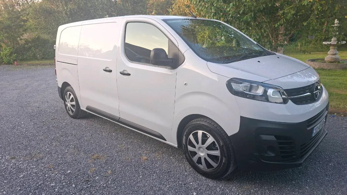 Opel Vivaro 2022 only 45000 kms - Image 1