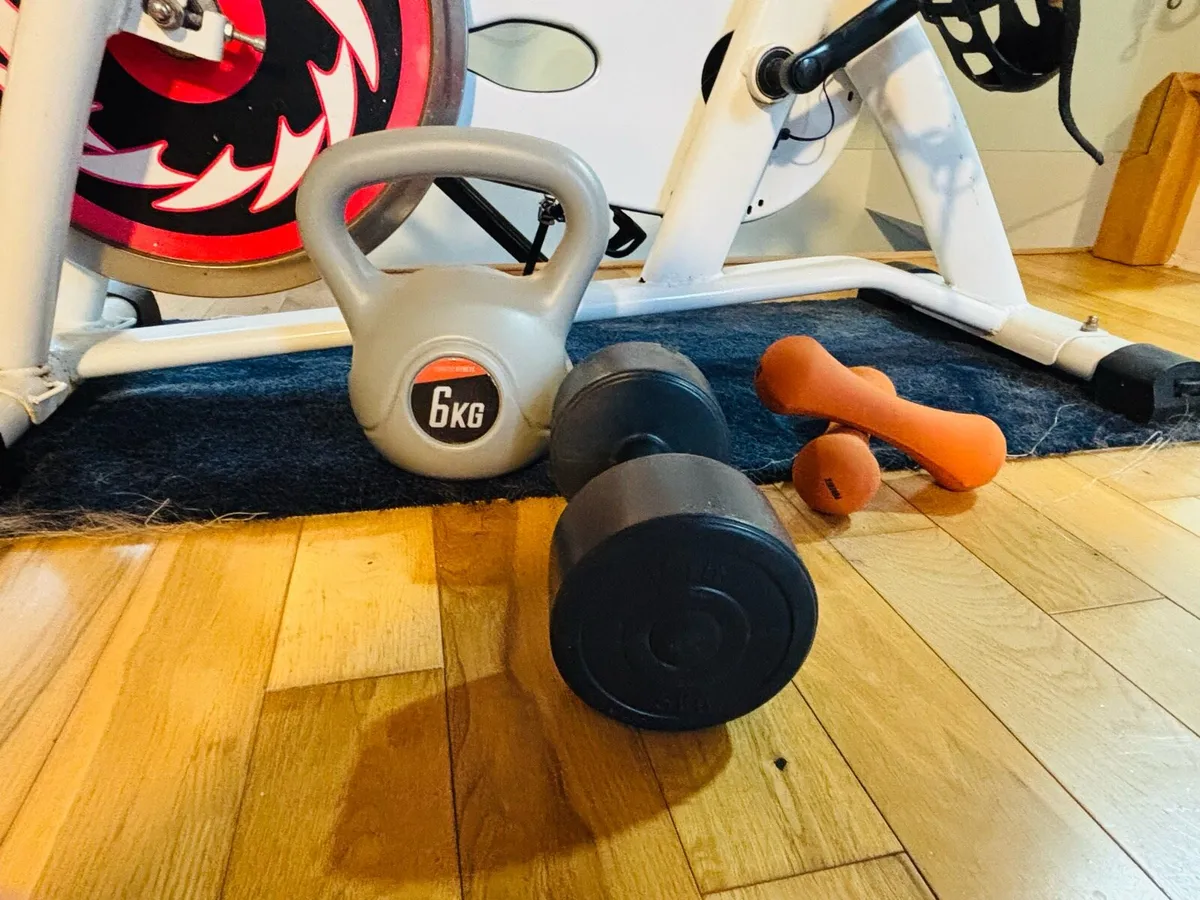 Static bike with exercise bundle - Image 2
