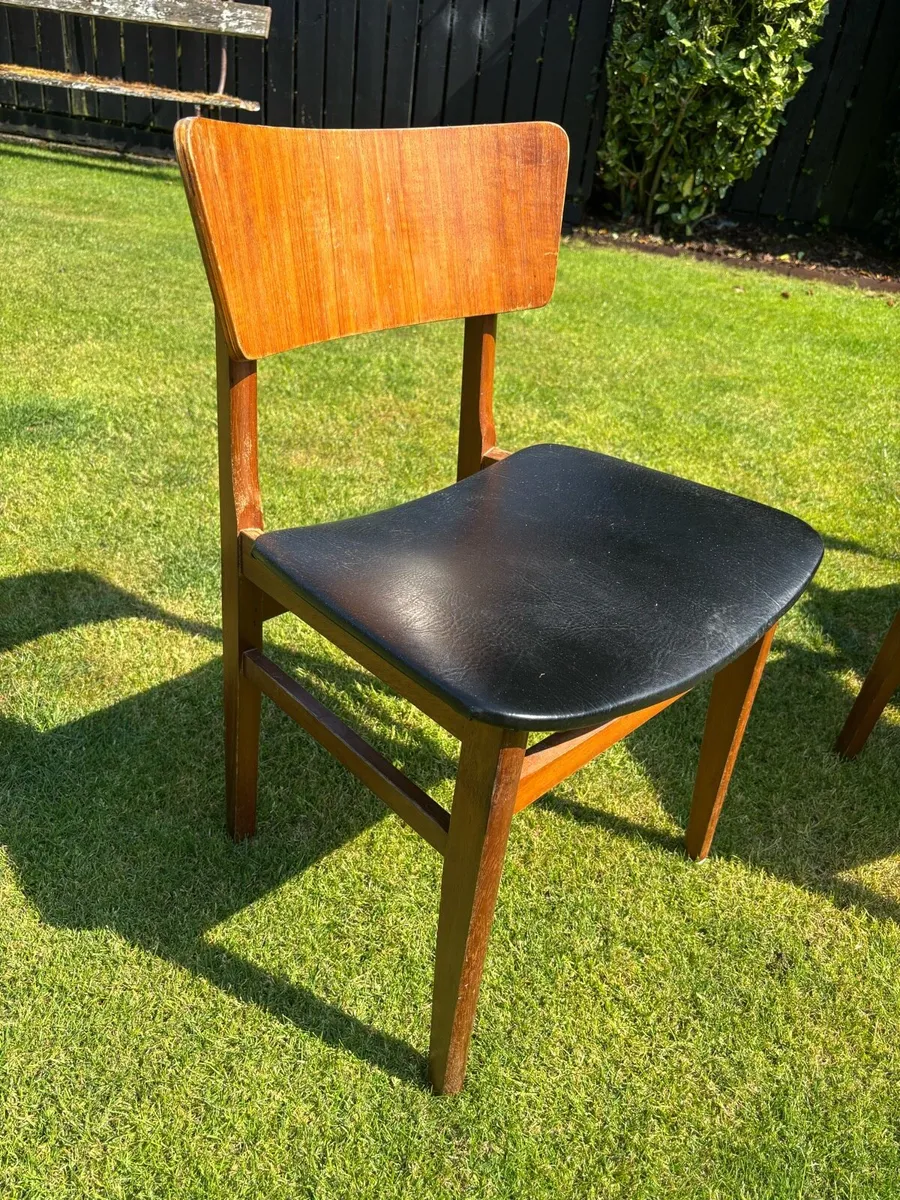 3 mid century matching chairs - Image 2