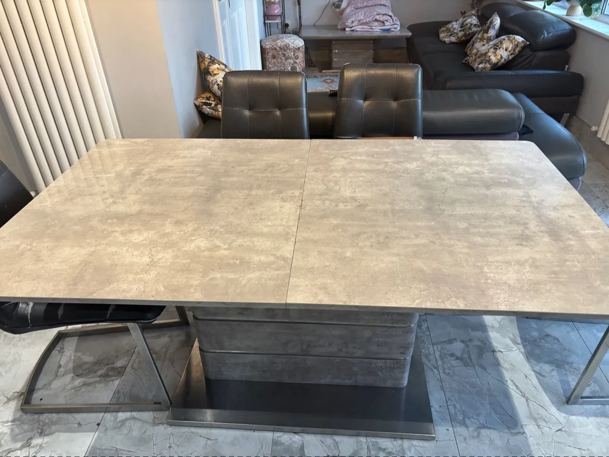 Kitchen furniture - Image 1