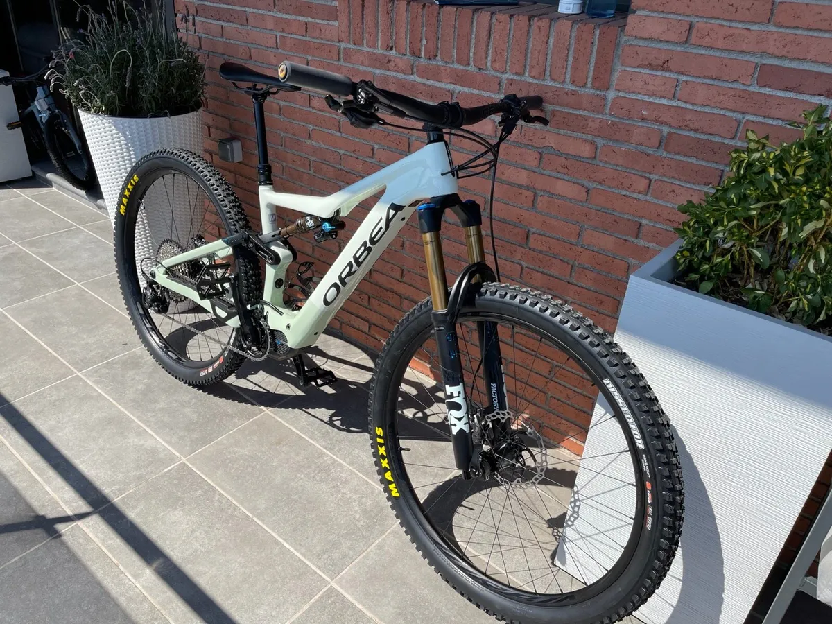 Orbea Rise M10 Carbon-SizeM-Excellent Condition - Image 1