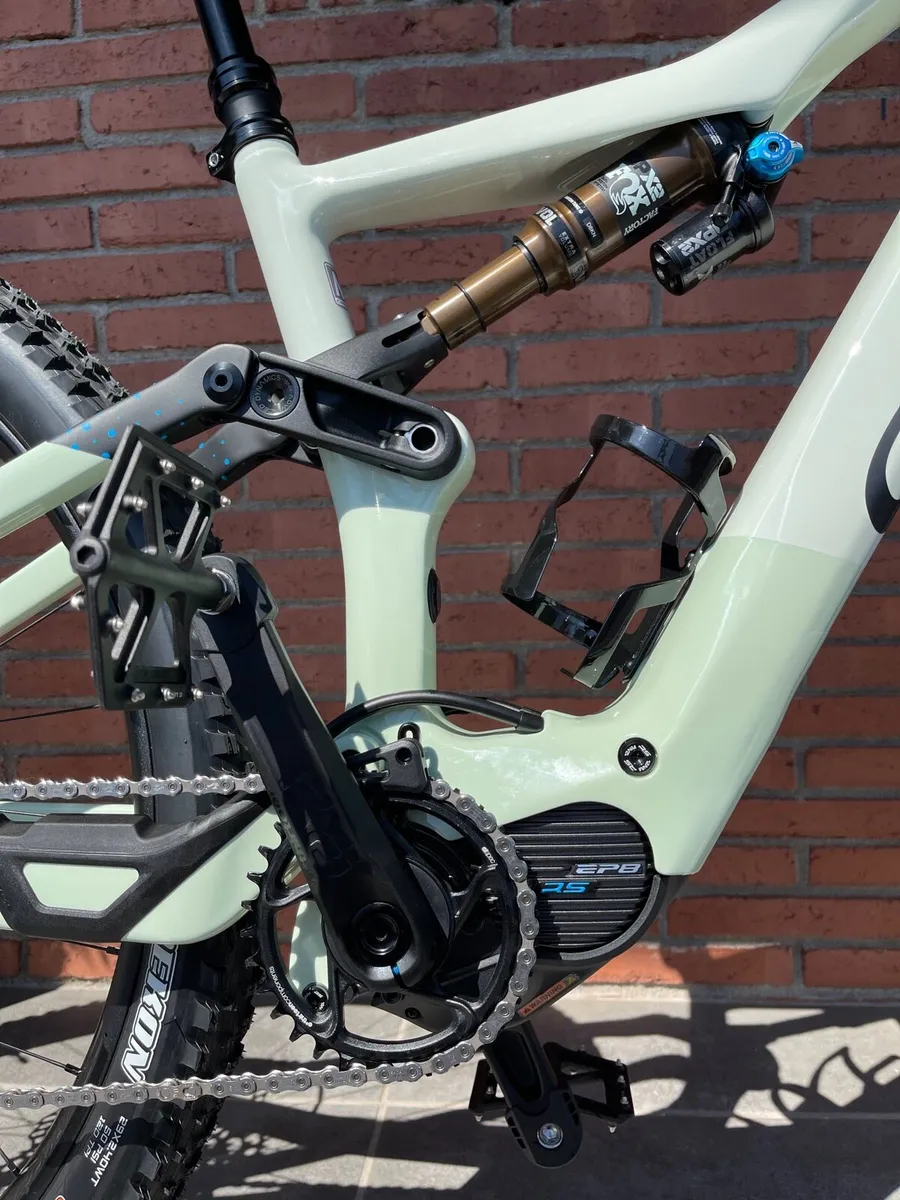Orbea Rise M10 Carbon-SizeM-Excellent Condition - Image 4