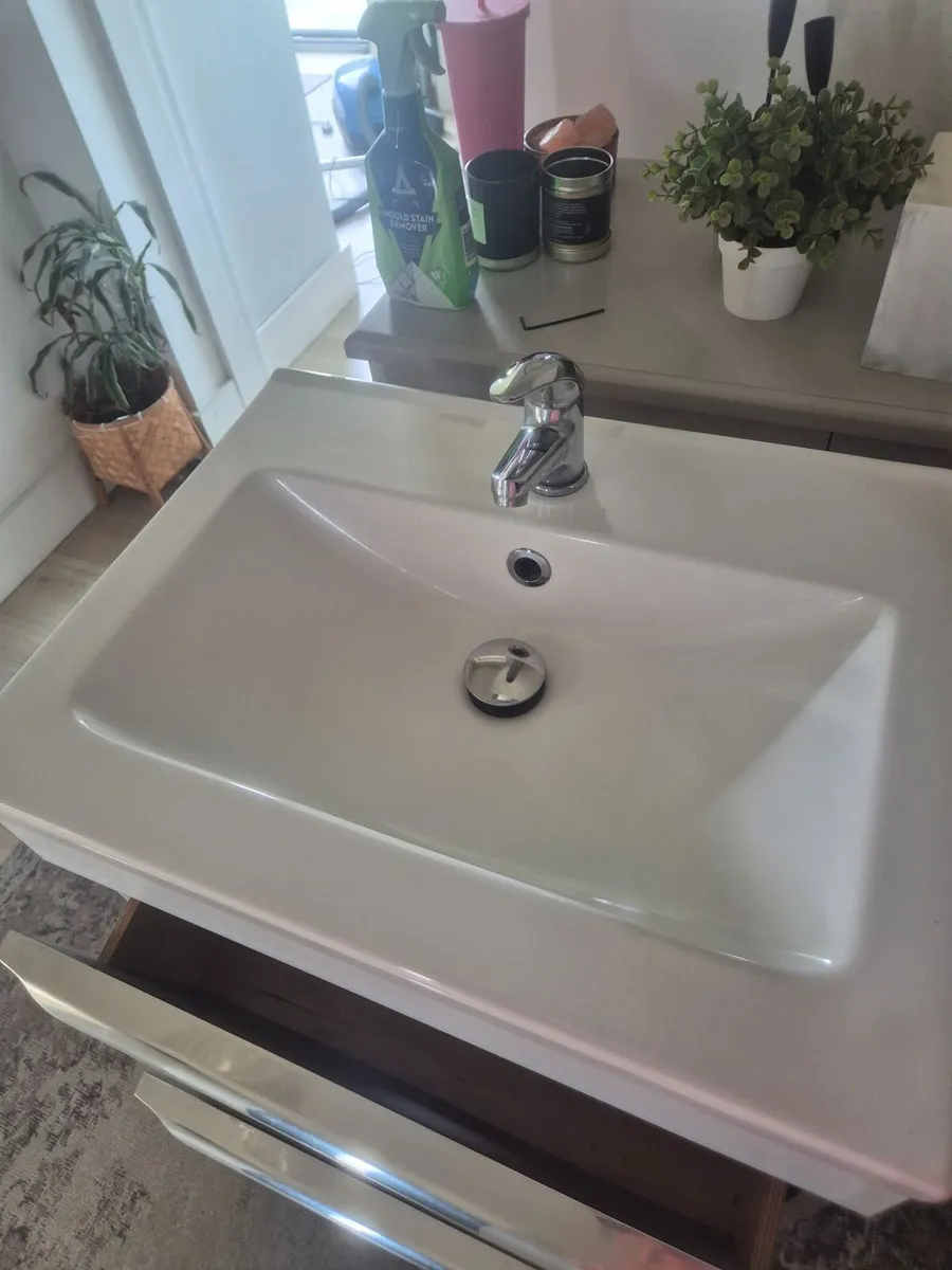 Bathroom vanity units with sink - Image 4