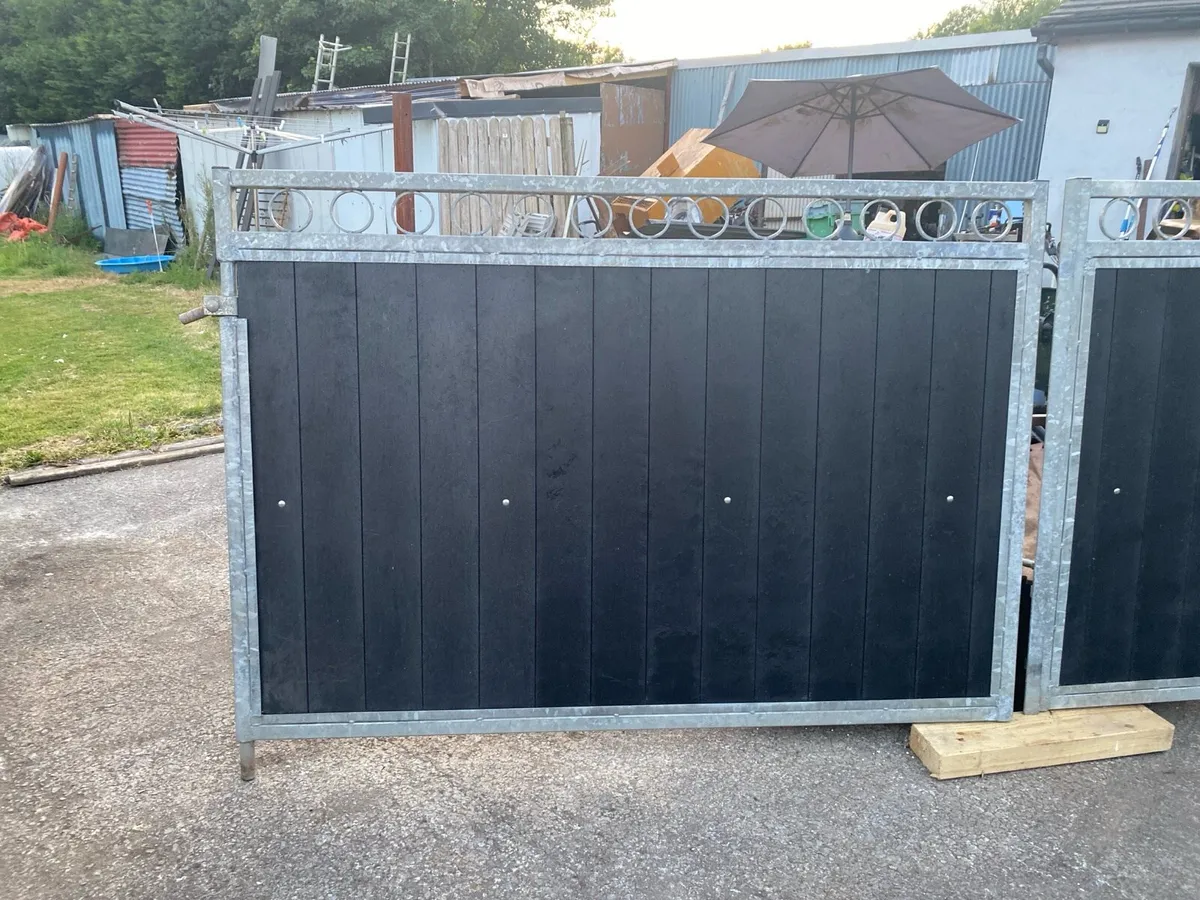 Gates - Image 2