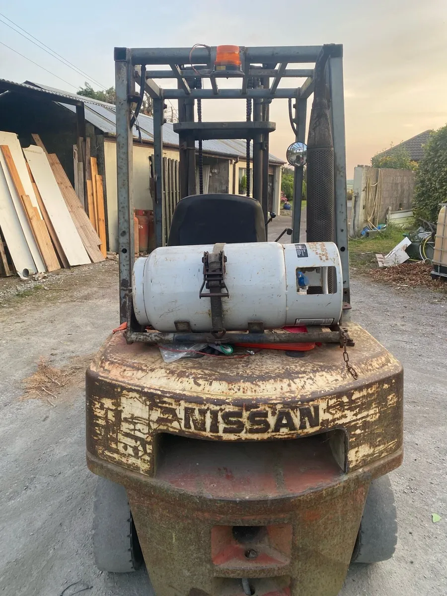 Forklift - Image 4