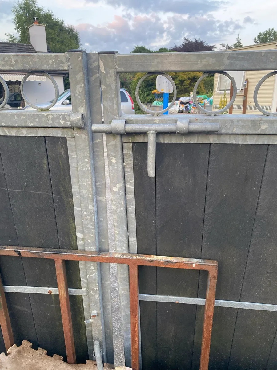 Gates - Image 3