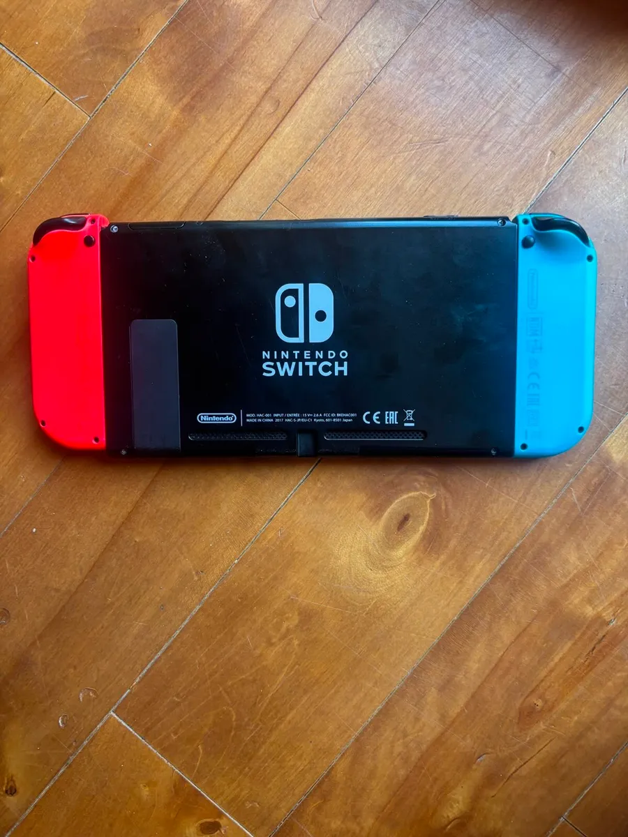 Nintendo Switch - Image 4
