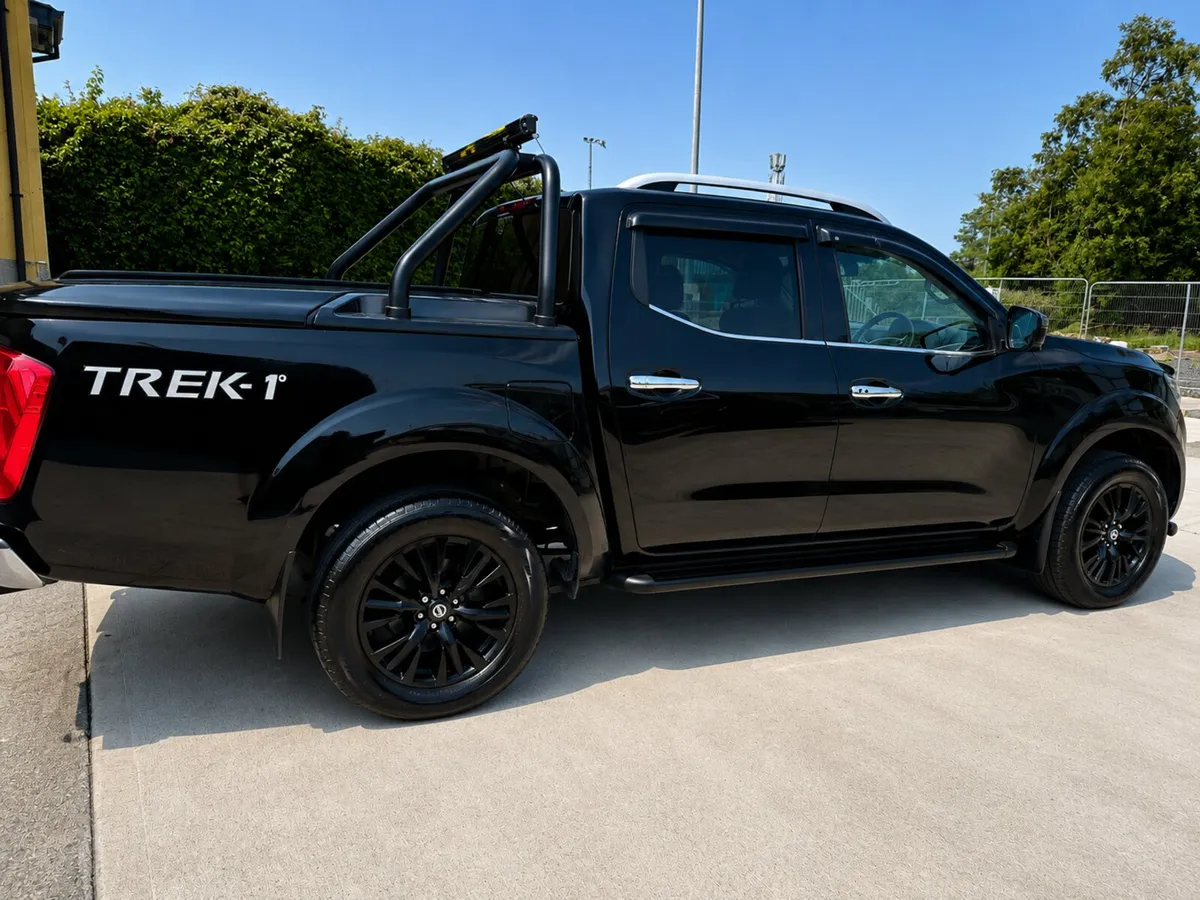 Nissan  navara  jeep - Image 1