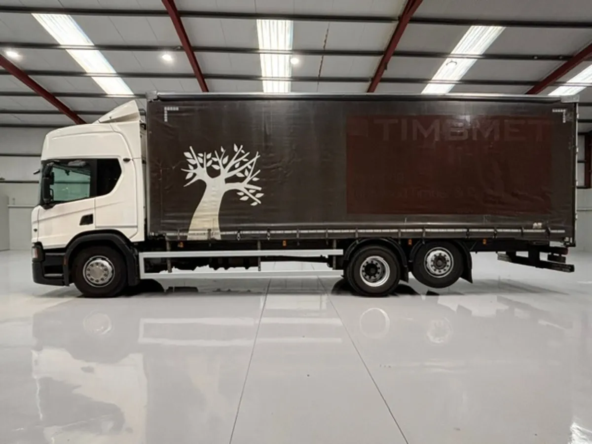 2018 SCANIA P320 6X2 CURTAINSIDER - Image 4