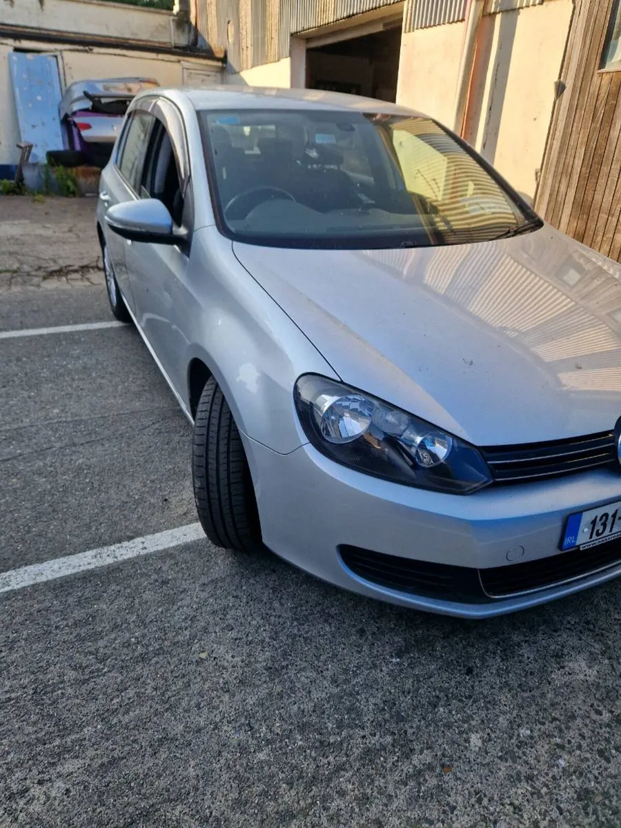 2013 vw golf automatic only 90000 km read ad - Image 1