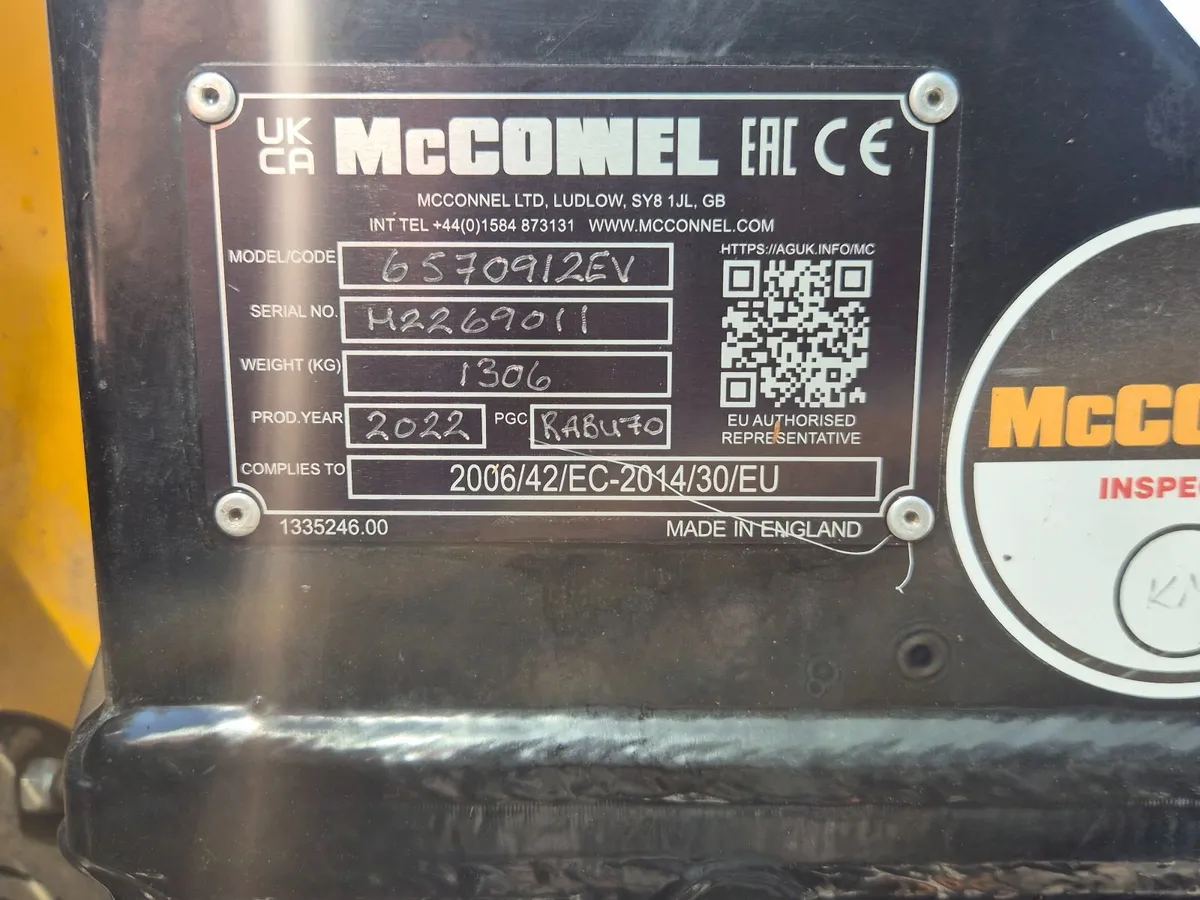 Mcconnel PA6570T Hedgecutter - Image 2
