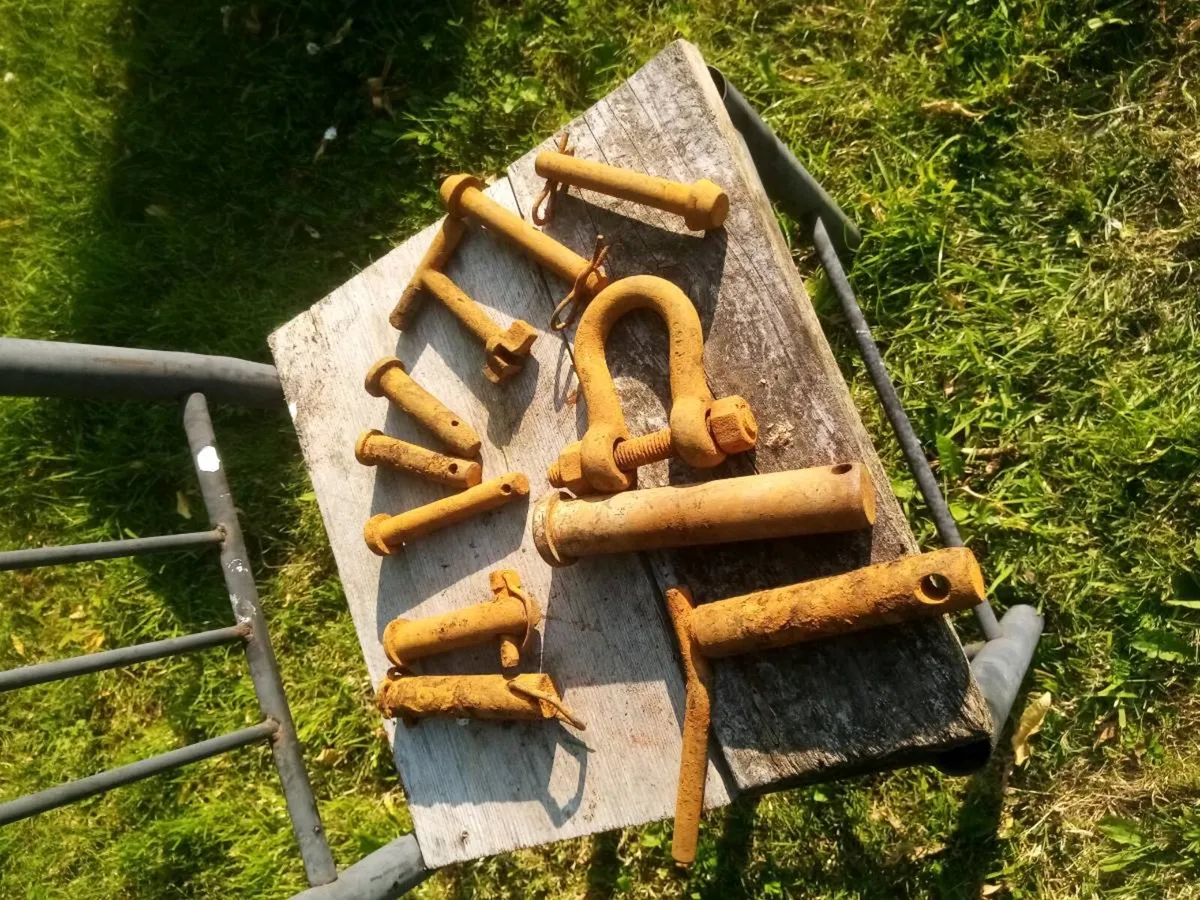 Old tractor fitting - Image 4