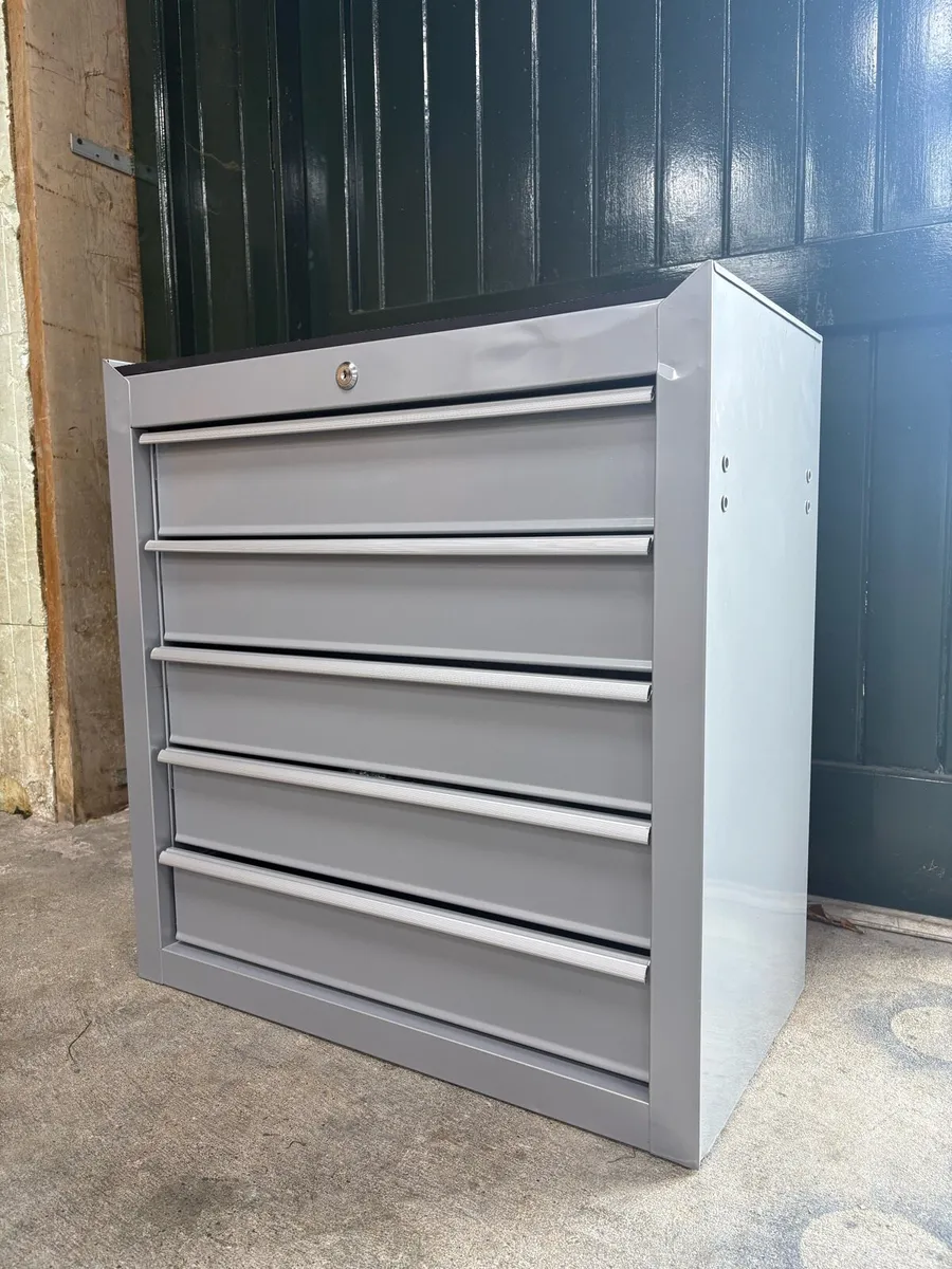 Brand New Unsused 300pc Toolbox - Image 1