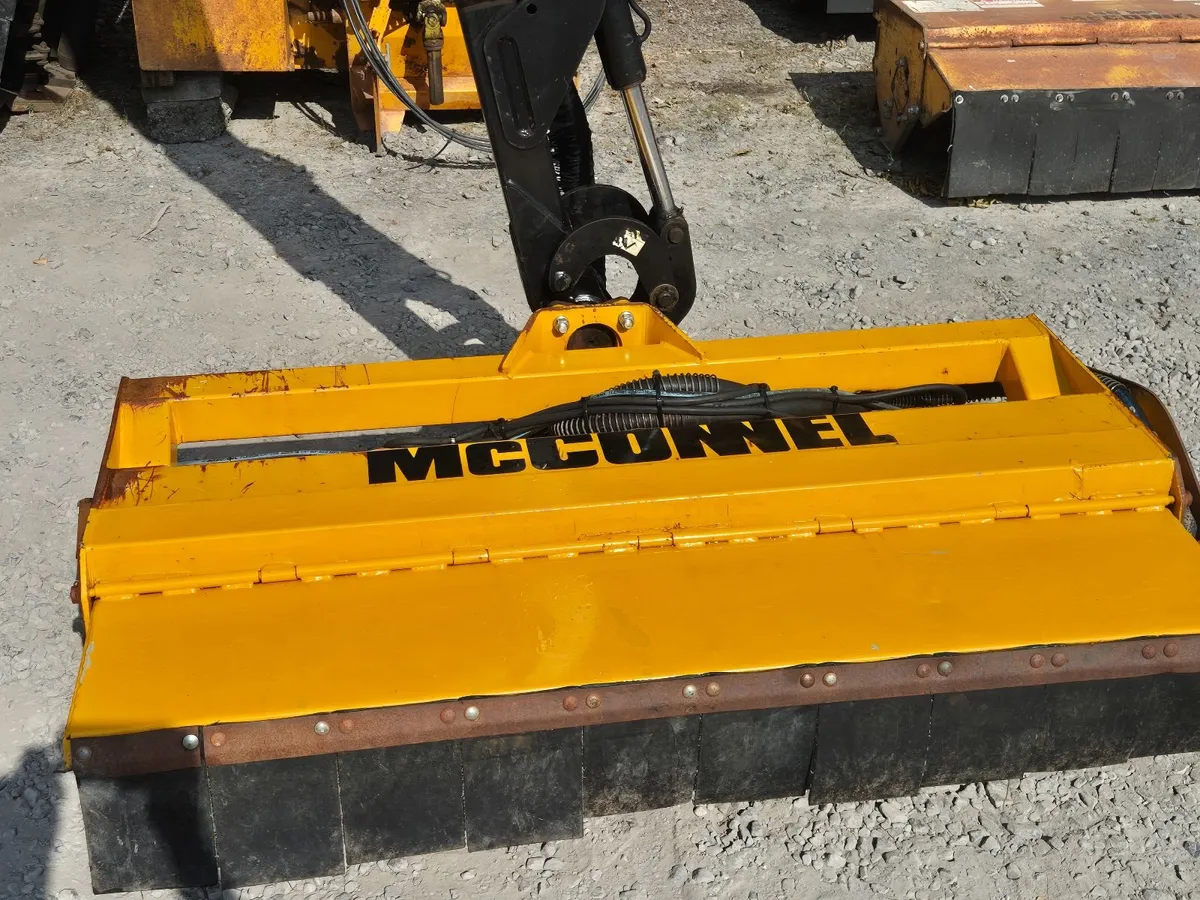 Mcconnel PA7070T Hedgecutter - Image 2