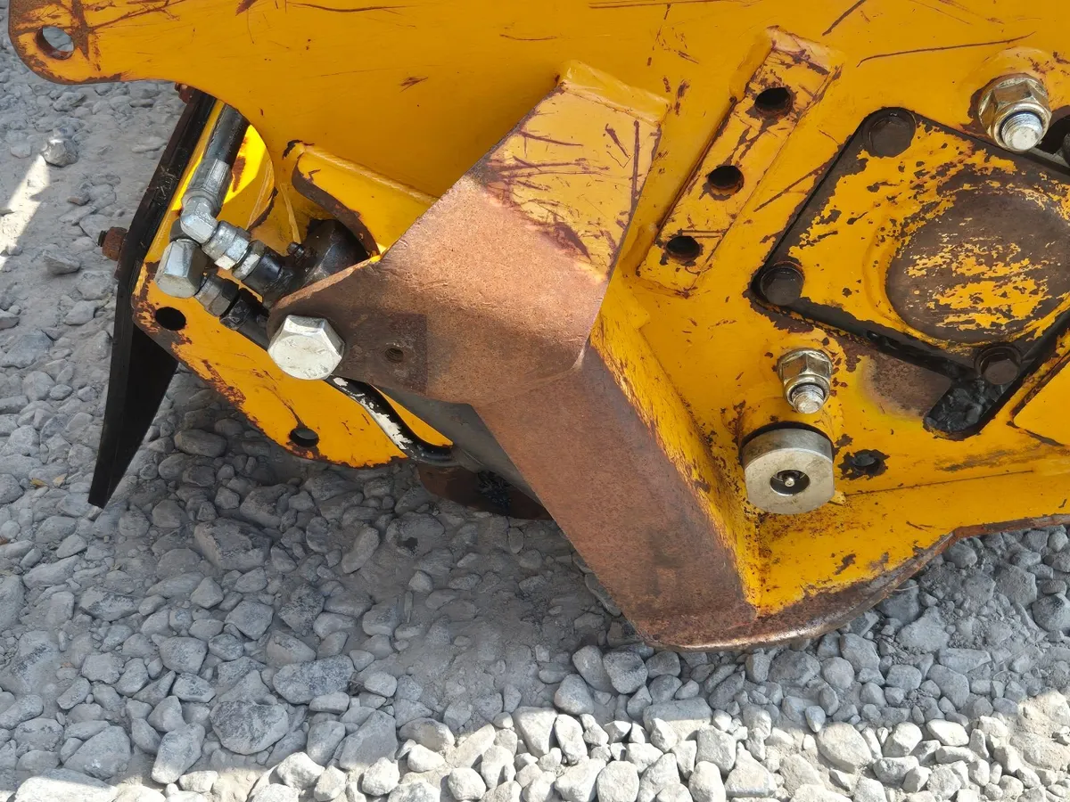 Mcconnel PA7070T Hedgecutter - Image 3