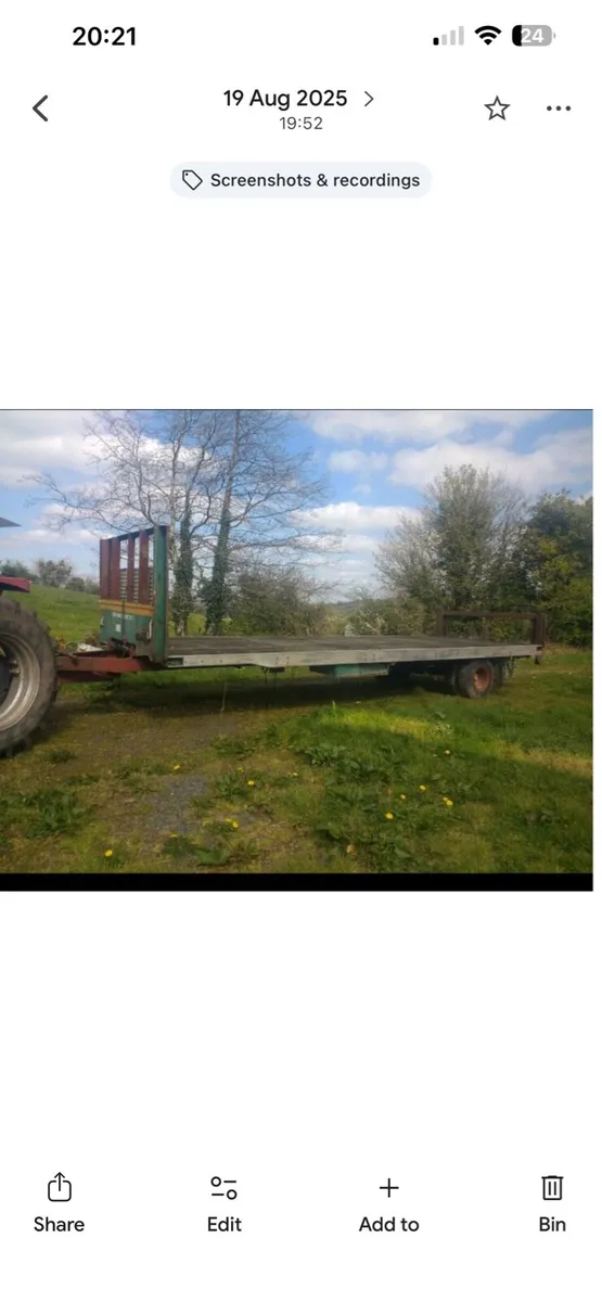 Bale trailer - Image 1