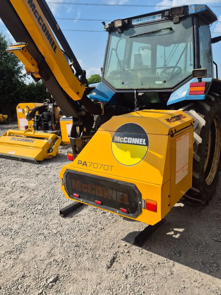 Mcconnel PA7070T Hedgecutter - Image 4