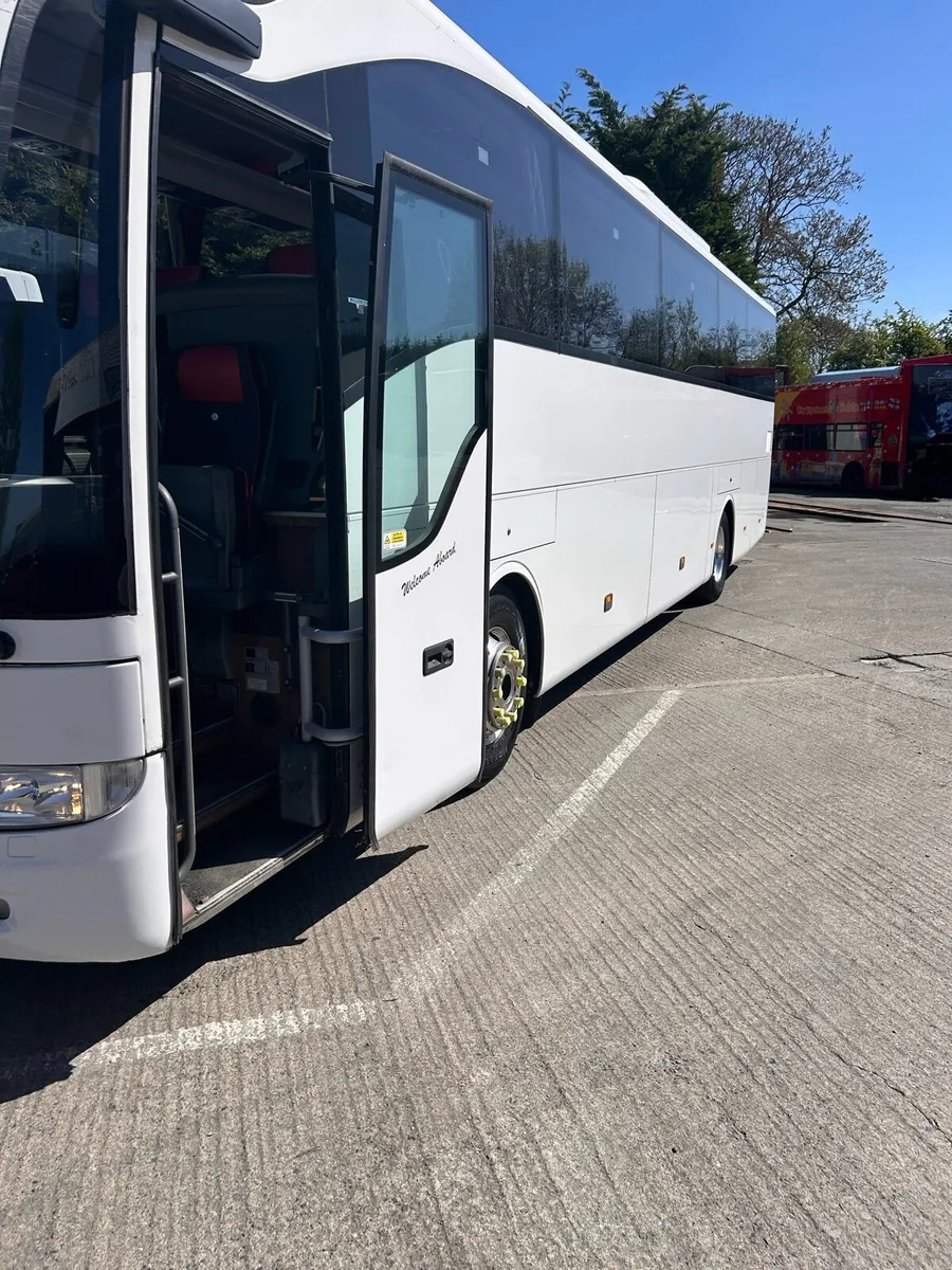 Bus - Image 2