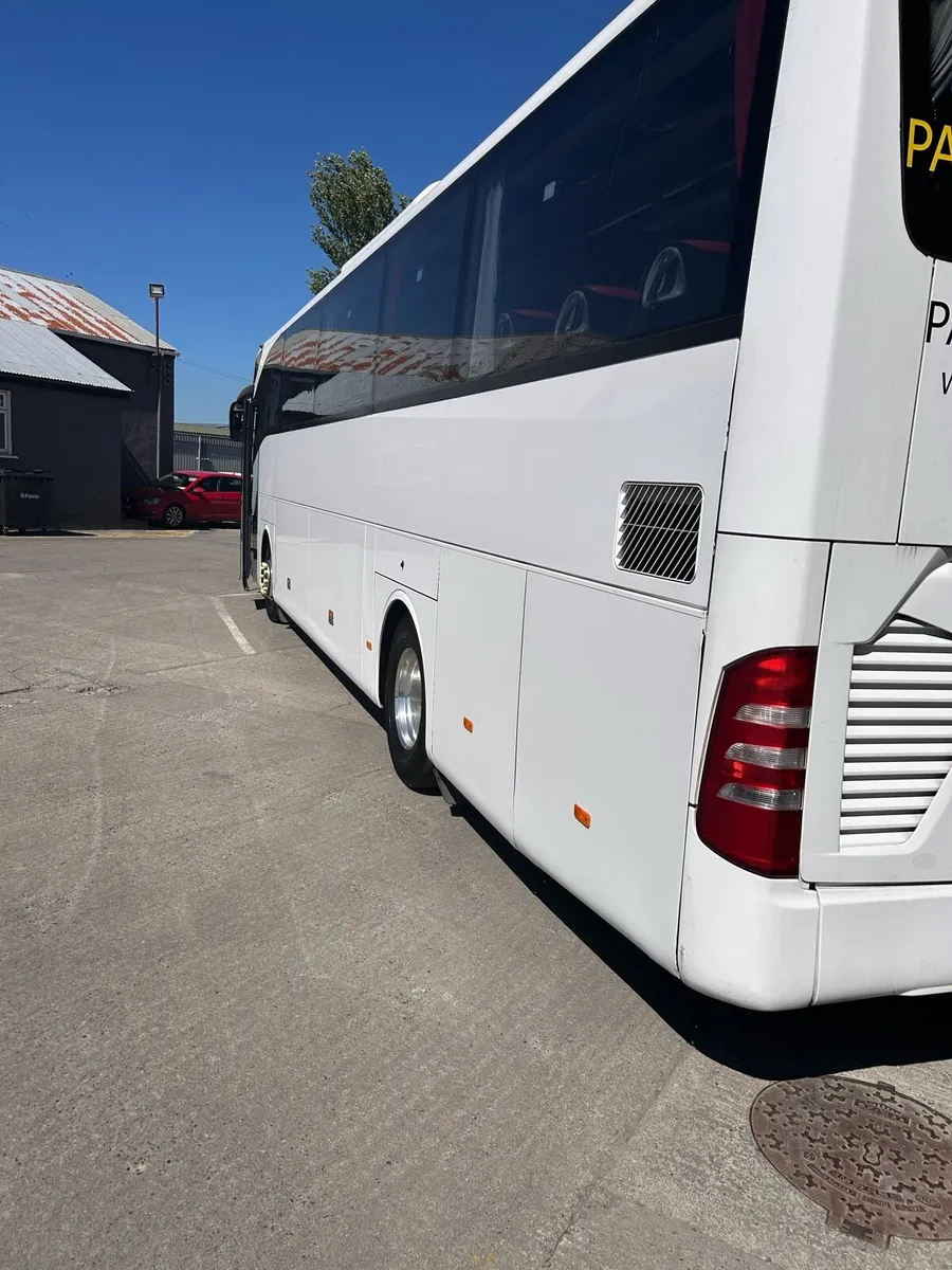 Bus - Image 3