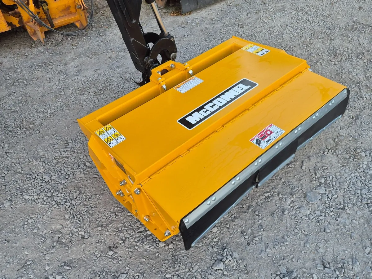 Mcconnel PA6567T Hedgecutter - Image 3